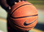 熊猫TV-赛道新纪元，塞恩斯刷新纪录，迈凯伦轻取红牛二队