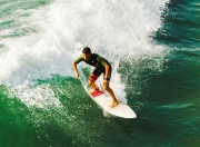 熊猫体育下载-乔治封神之战，骑士主场力克太阳，全能表现定义比赛