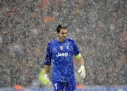 熊猫体育app-楚阿梅尼一锤定音，乌拉圭铁血防守让希腊神话黯然失色