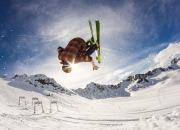 熊猫体育平台-从潘帕斯到伊比利亚，恩佐的双重征服—阿根廷铁血防守的基因如何助他在国家德比中接管比赛